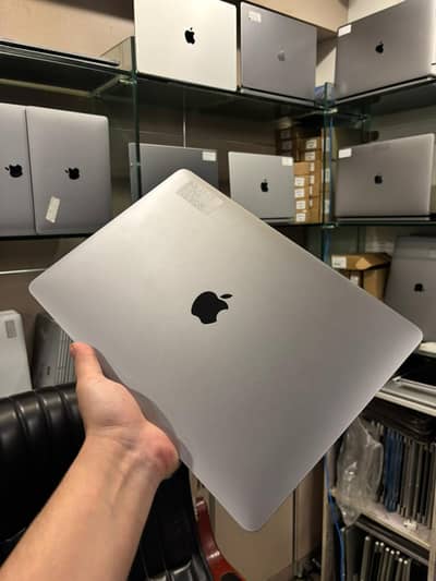 Apple MacBook Air 2020 13-Inch Intel Core i5 256GB SSD