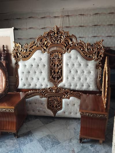 chinoti bed dressing side table