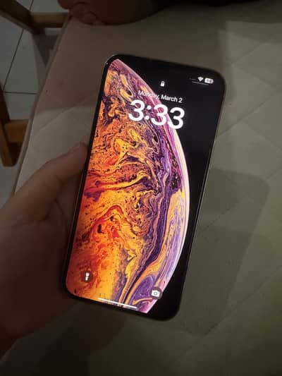 Selling iPhone 13pro max 250 gb