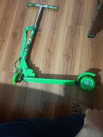 Kids Scooter – Adjustable Height – Green Color – Almost New