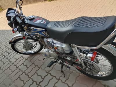 Honda CG 125 | Model 2025 | 8900 KM | Bike Only Call 0300 - 4196890