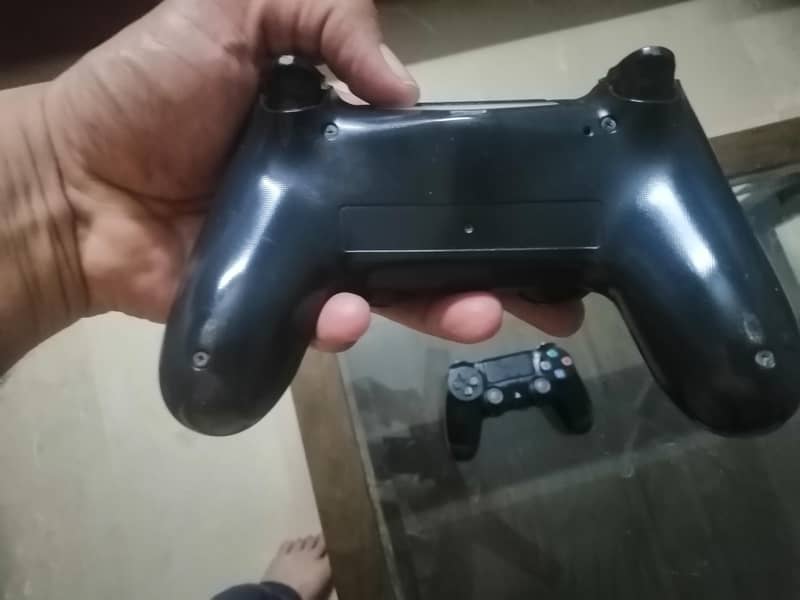 Sony PS4 controller 2