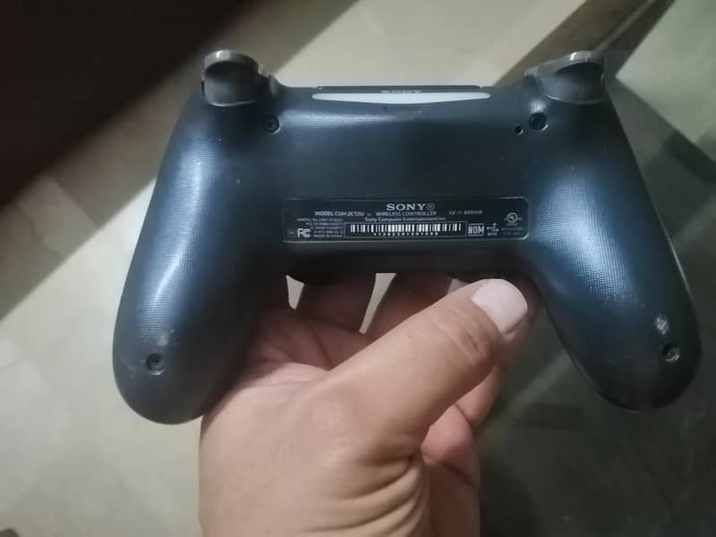 Sony PS4 controller 3