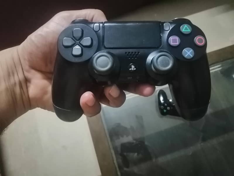 Sony PS4 controller 5