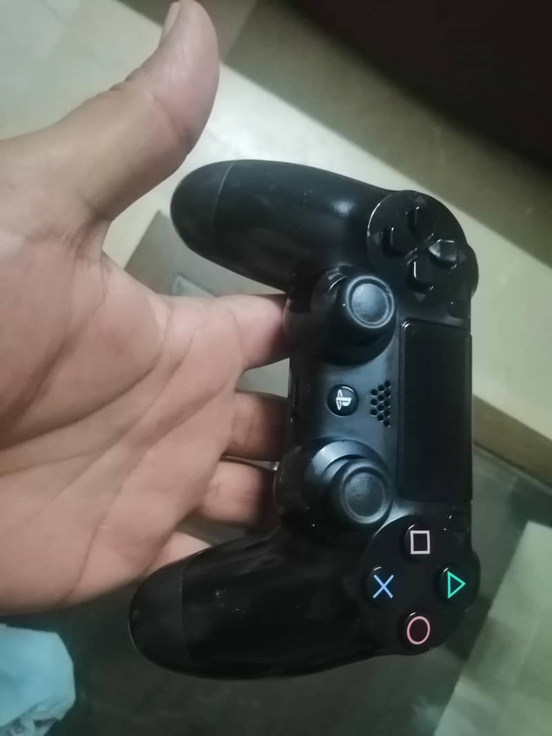 Sony PS4 controller 7