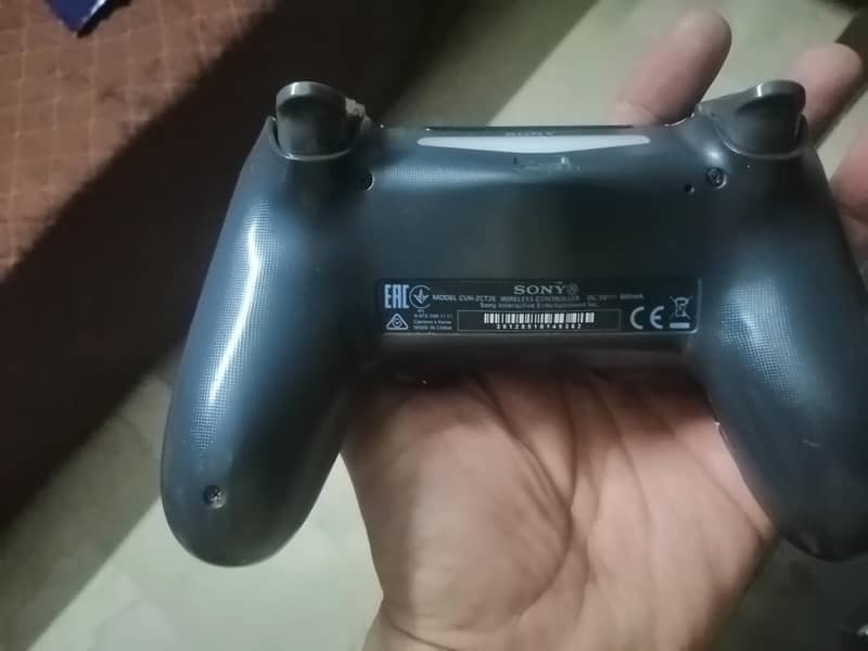 Sony PS4 controller 9
