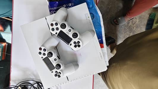 PS4 SLIM WHITE COLOR