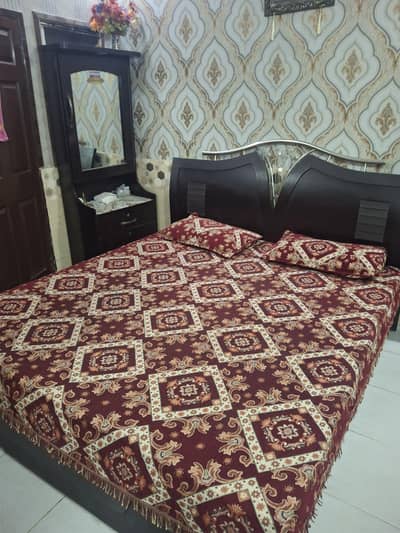 king size bed 3 door almari and showcase