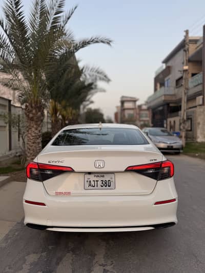 Honda civic oriel 1.8 total original guarantee (urgently sale)