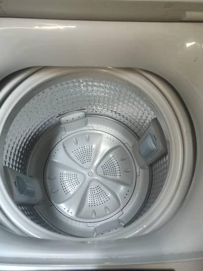 Automatic Washing Machine Haier  Only 1 month use hui hai. . .