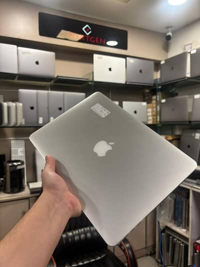 Apple MacBook Pro 2015 | 13″ | Intel i5 | 8GB RAM | 128GB SSD Laptop