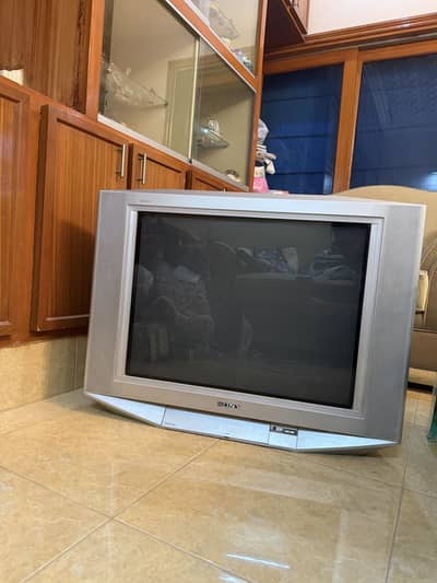 Sony Trinitron Wega TV 29 INCH