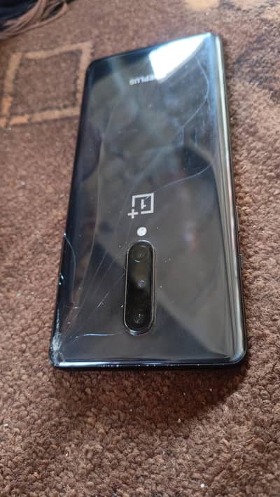 1 plus 8  . . . . . 8/128 gb