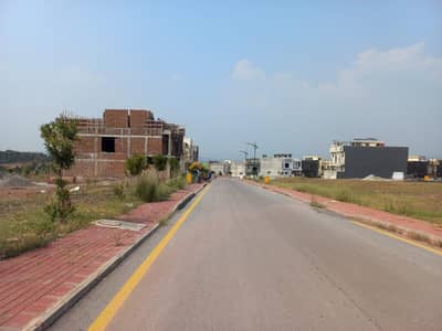 8 Marla Beautiful Outstanding Location Near To Main Gate And Civic Zone