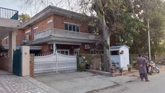 F-10 Old Livable House Beautiful Location For Sale