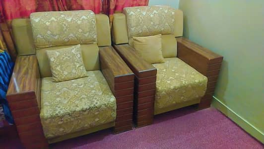 5 seater Sofa set sale. .