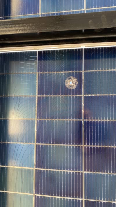 Jinko 585 watts unused solar panel