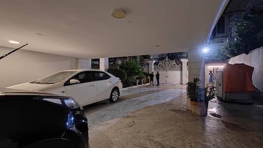 1000 Sq Yards For Consulate And MNC Companies 6 Bed Rooms Phase 5