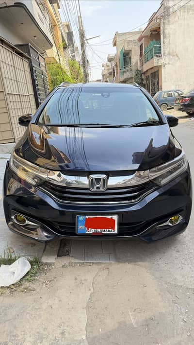 Honda Fit Shuttle Hybrid Most Luxury and Fuel Efficient