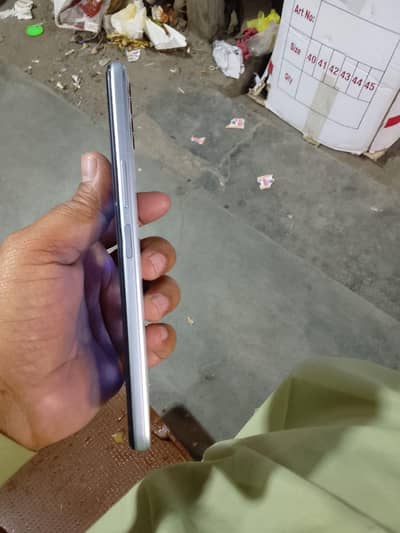 bas phone ok hai box sat ni hai