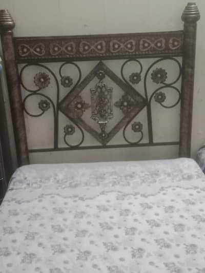 iron single bed with dura form