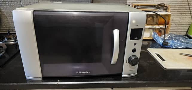 Electrolux microwave oven 28 L