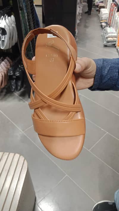 Elegant Camel Cross Strap Sandal – Comfortable & Stylish