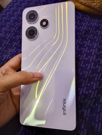 new condition phone with box and 33 watts charger