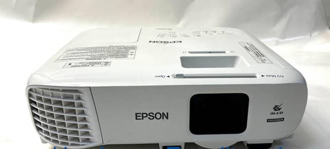 Projector Epson WUXGA resolutions