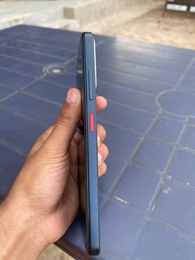 jZTC nubia a56 condition 10 by 10 ha or iphone 11 ha