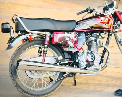 Honda 125 Red CLR 24/25 03041366437  11 Month Nkla hua 2024 k