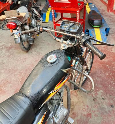 Honda 125 used but new