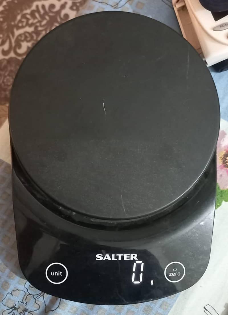 Kitchen weight scale. 0