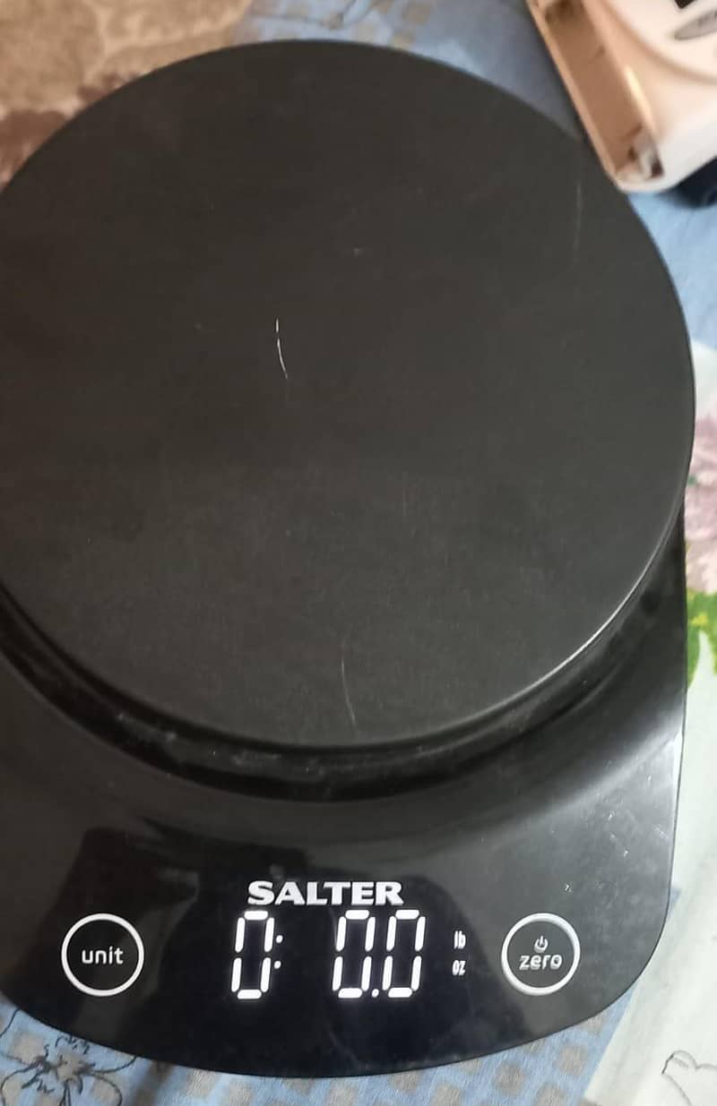 Kitchen weight scale. 2