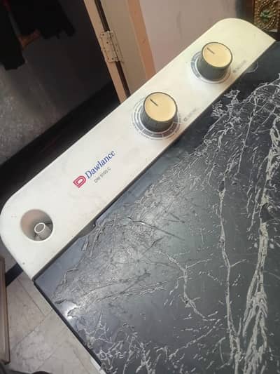 dawlence washing machine for sale in 10 by 10 condition