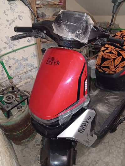 Hi speedo electric scooty