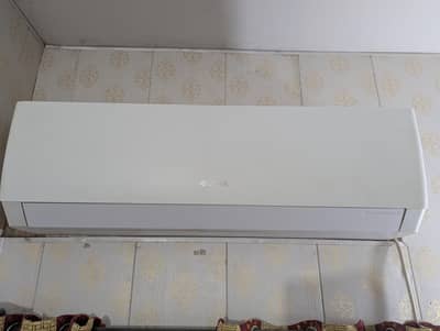 Gree 1.5 ton inverter AC