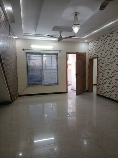 8 marla ground portion for rent