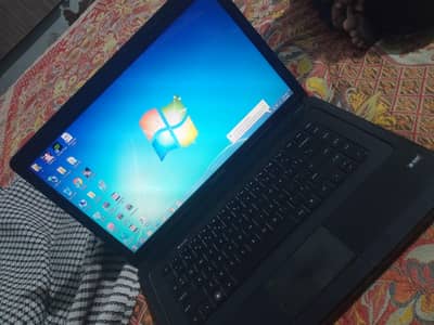HP compaq laptop. 4gb. 250gb