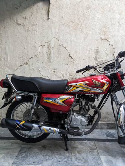 HONDA CG 125 model 2025 best condition bike in Lahore