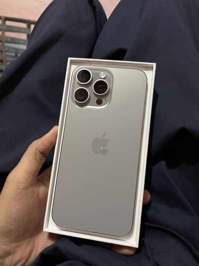 iphone 15Pro max 99% Health, with Box 10/10 in Apple warrienty