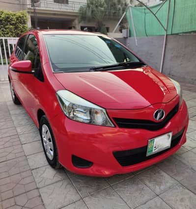 TOYOTA VITZ 2013