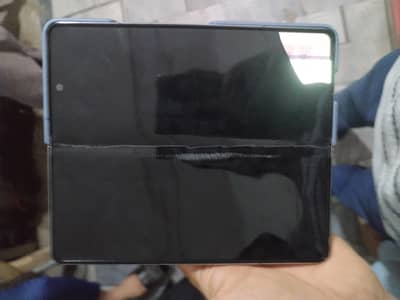 Samsung z fold 5 12gb 256gb inner lcd khrab hai