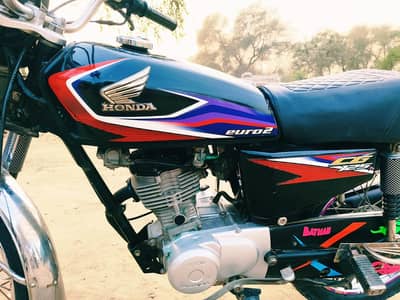 Honda CG125 2017 Lush Condition 10/10 Black Honda