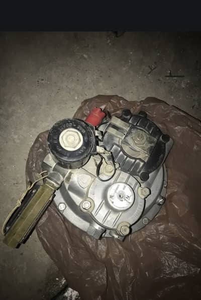 Cng kit with cylinder with stand all okay  urgent sale….