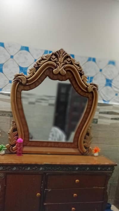 BED ,2 side table ,with dressing table argent sale