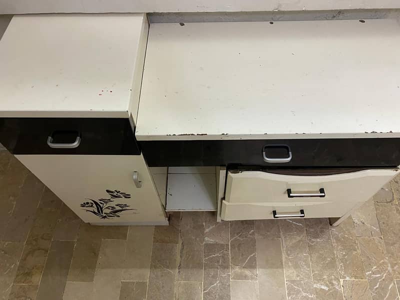 dressing table 1