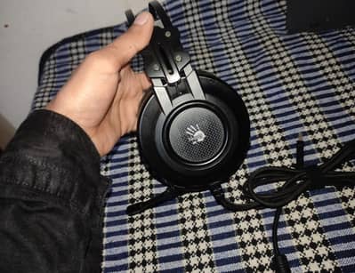 gaming headphones with RGB, BLOODY G528C