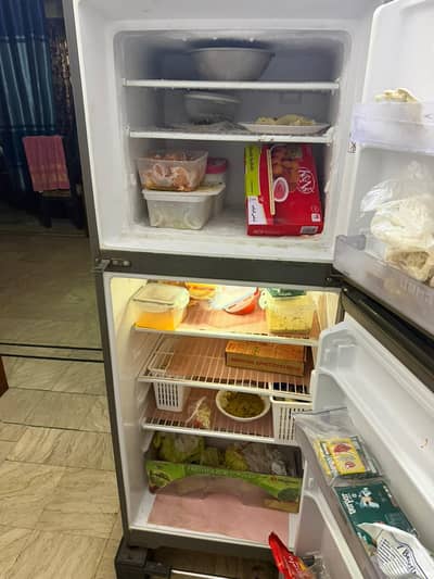 downlance fridge in good condition for sale