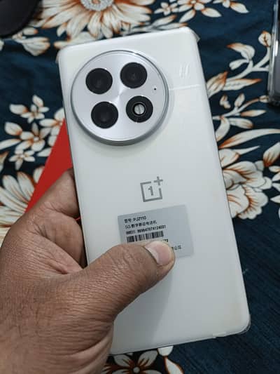 Oneplus 13 24/1TB Non Active 4 month sim time available new kit